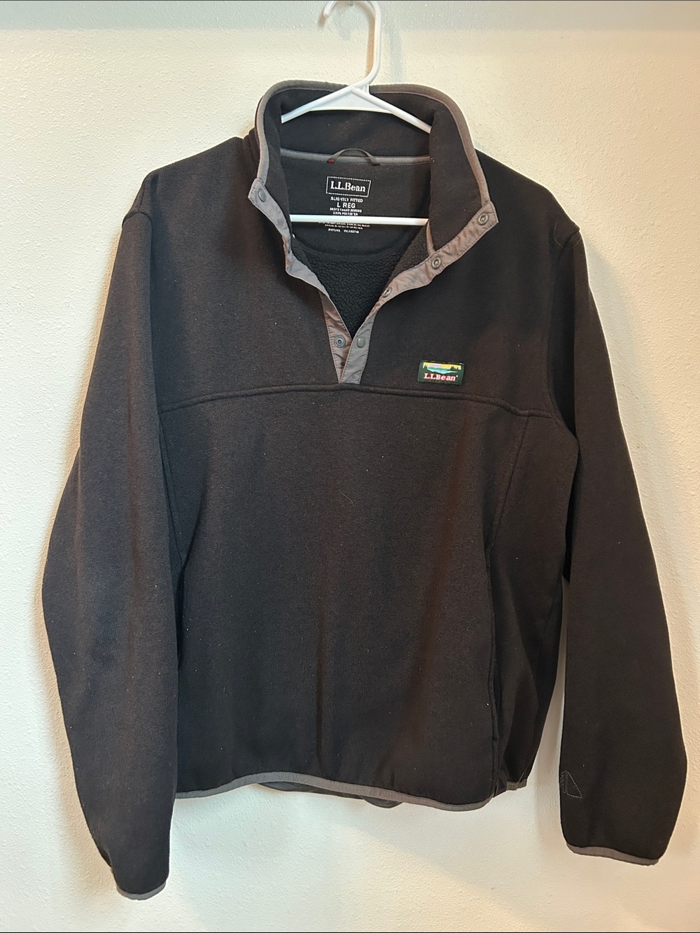 L.L. Bean Men’s size large Black Zip-Style Fleece Pullover with Gray Trim